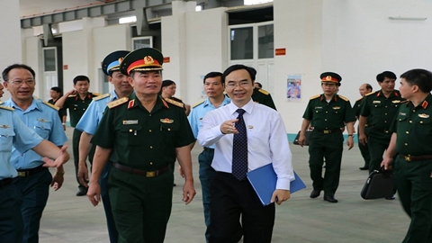 Đoàn cán bộ cấp cao của Bộ Quốc Phòng đến thăm và làm việc tại công ty Tân Minh Giang